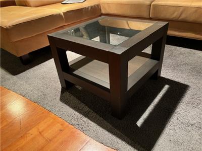 Lederland EINDHOVEN Showroommodel Pisa hoektafeltje 53x53x40 (nog 2 stuks)